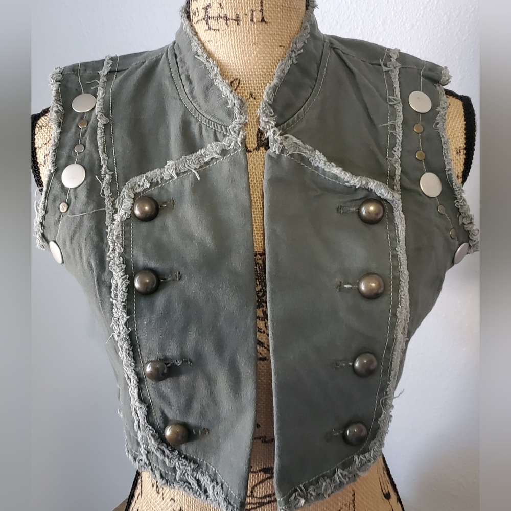 Miss Me Green Embroidered Vest - Picture 2 of 7